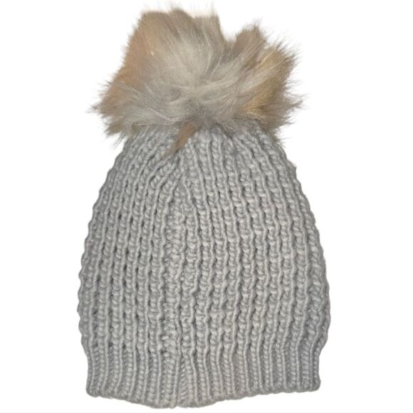Gray Faux Fur Pom Pom Beanie NEW Rib Knit Toboggan Winter Hat One Size Bobble - Picture 3 of 4